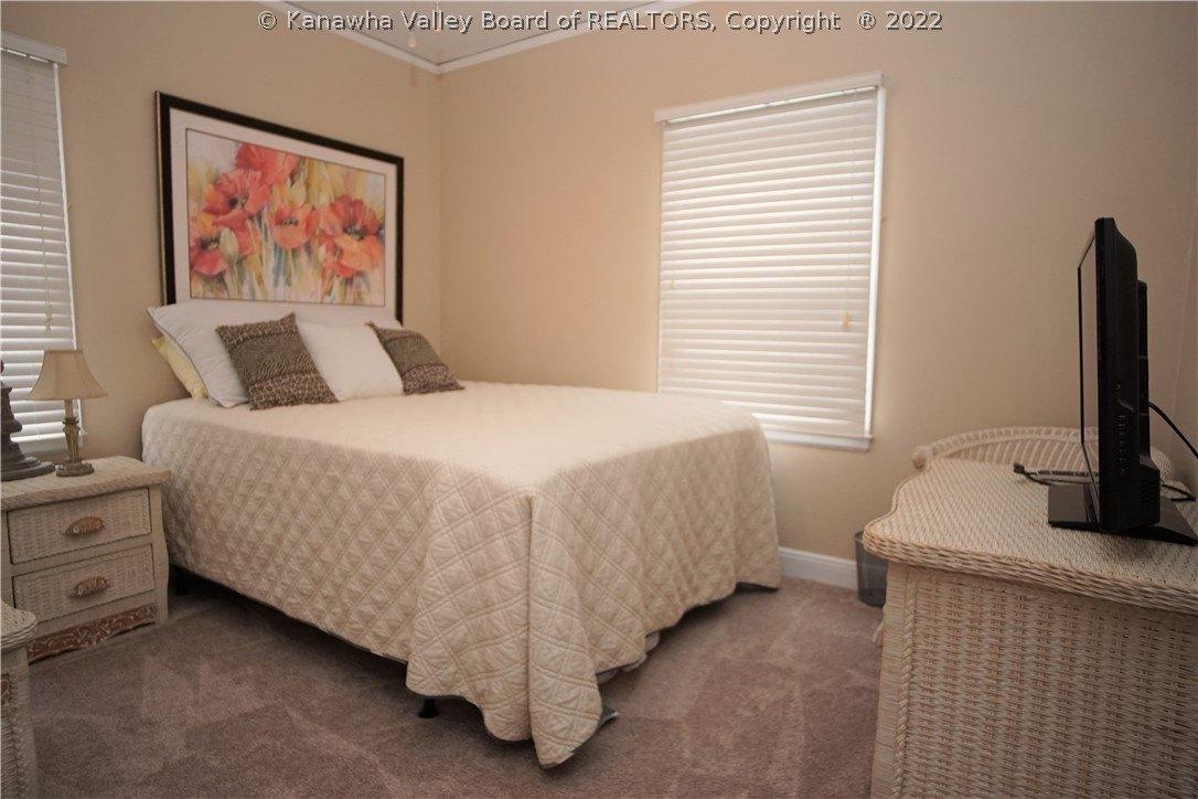 Clark Rd, Charleston, WV 25314