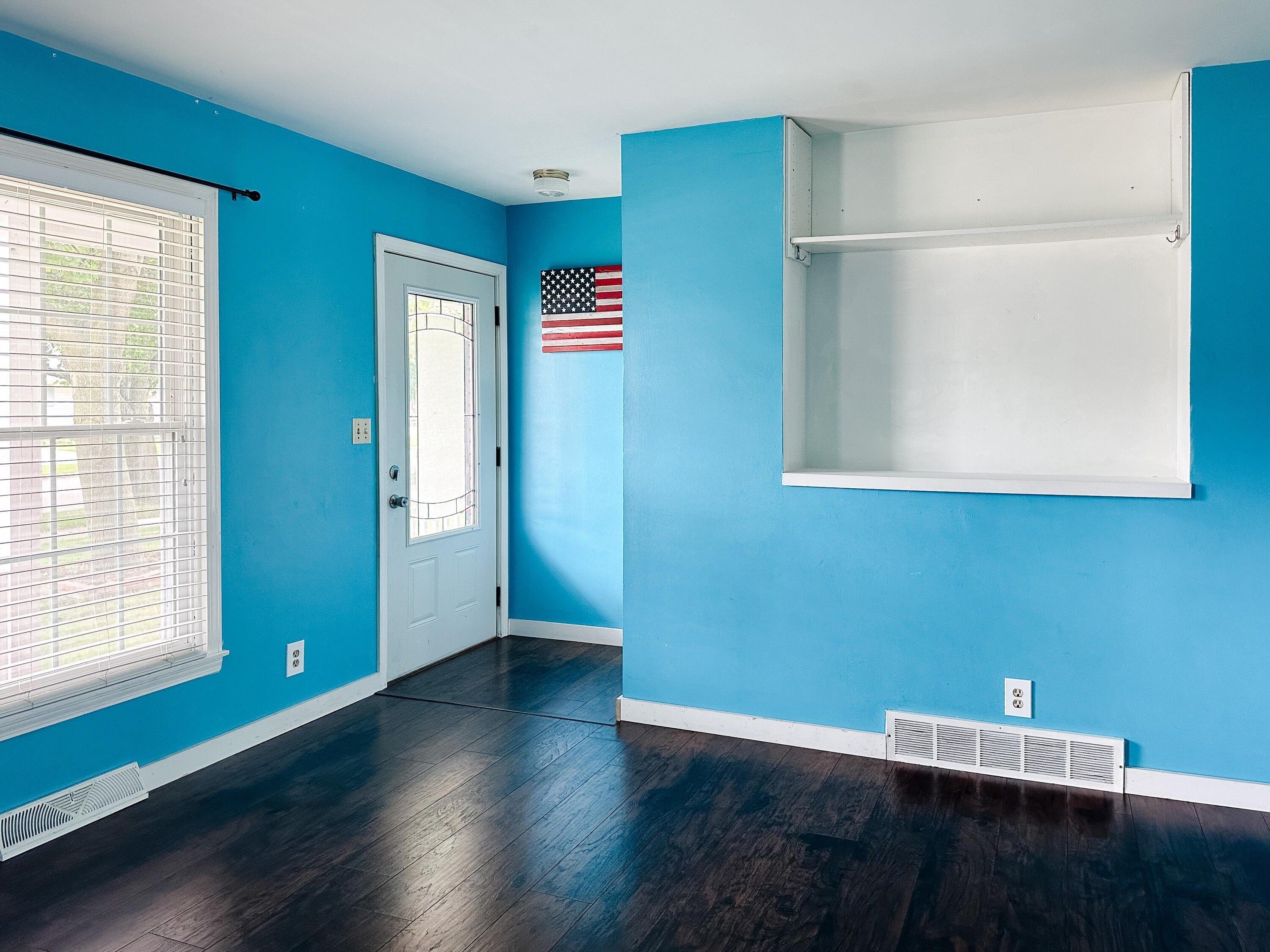 Ottawa Ave, Grand Haven, MI 49417