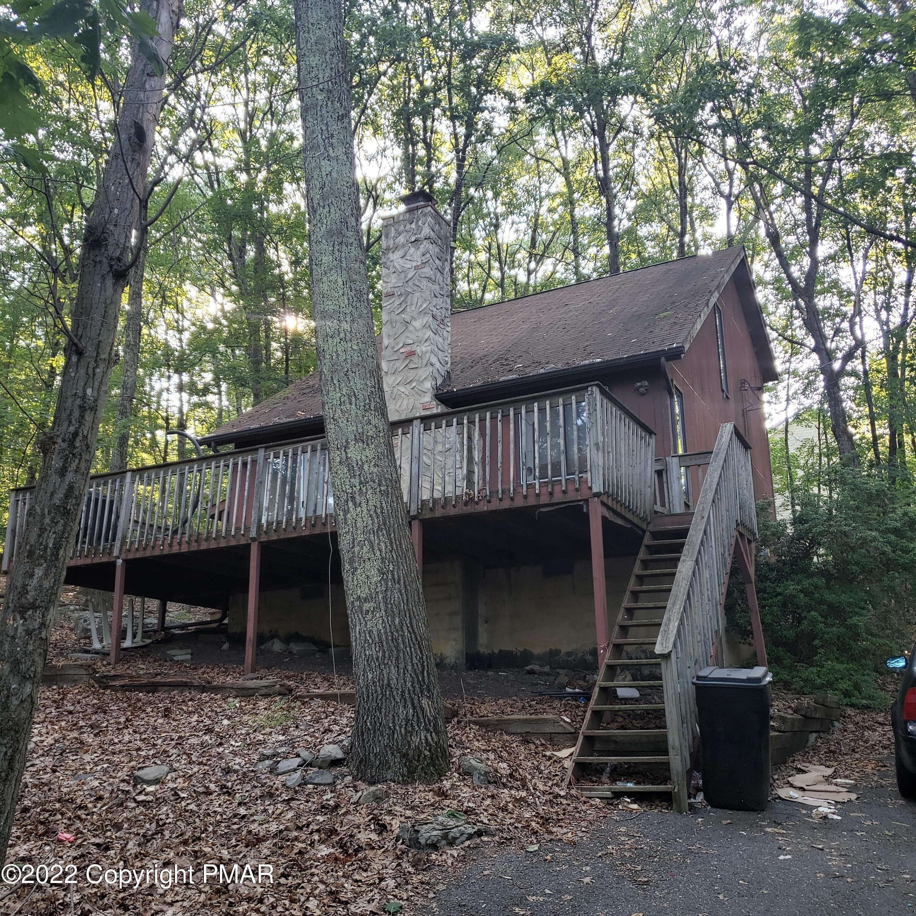 Bellingham Dr, Bushkill, PA 18324