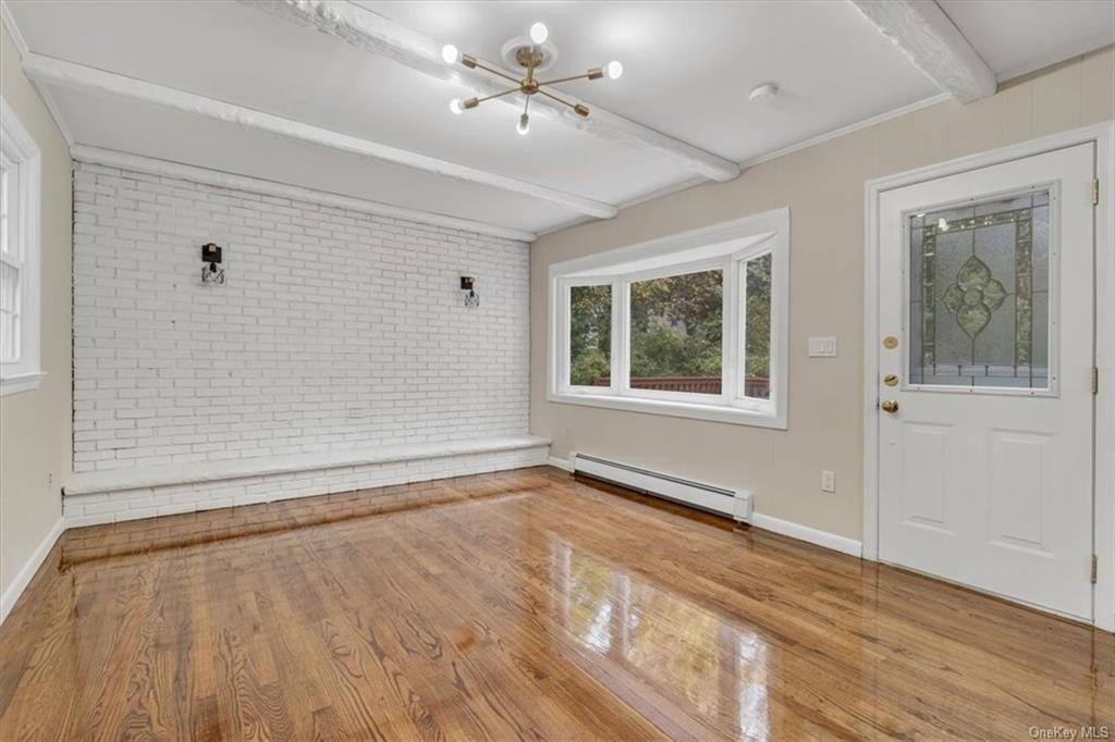 Circle Ln, Newburgh, NY 12550