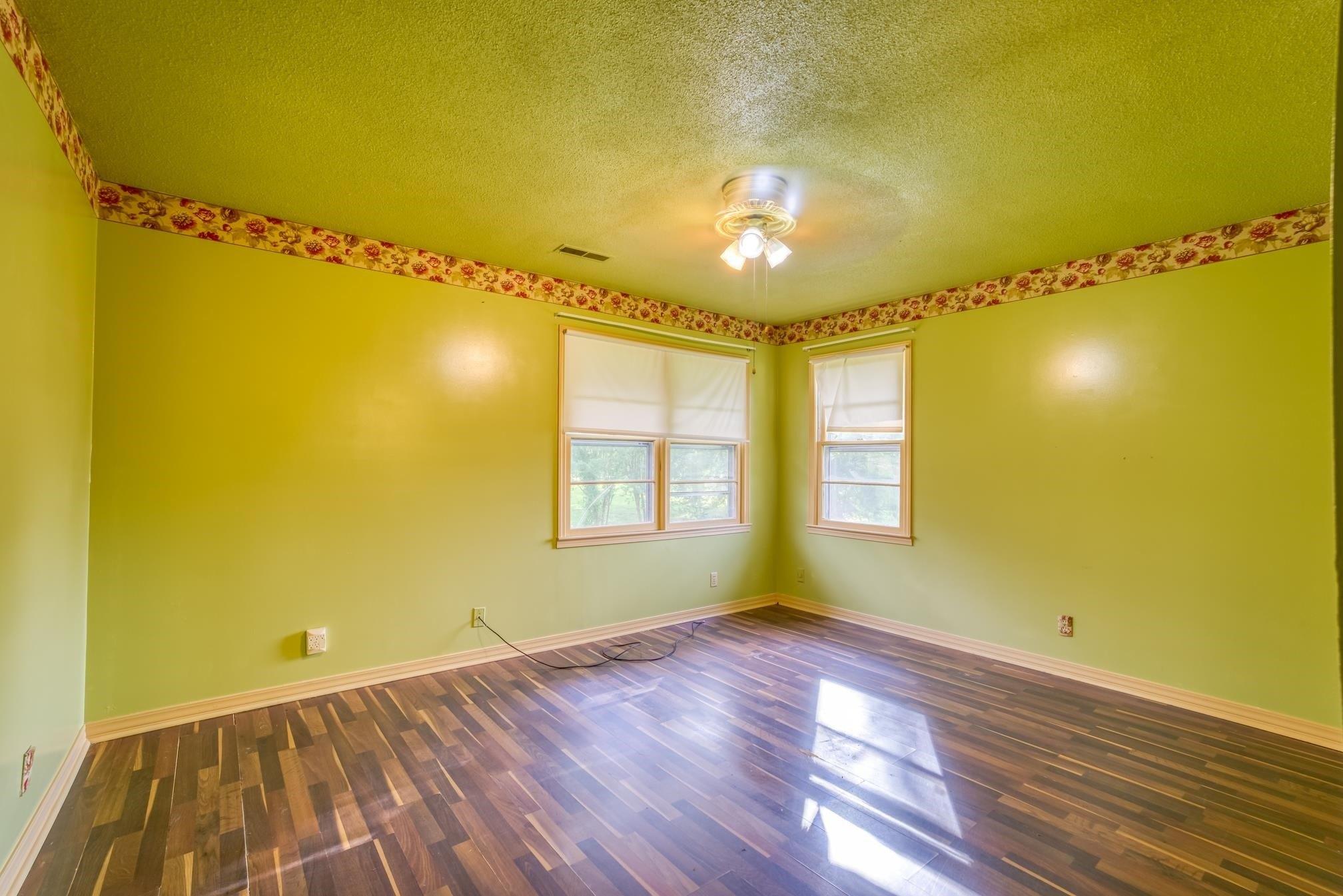 E 20th Ave, Sheffield, AL 35660