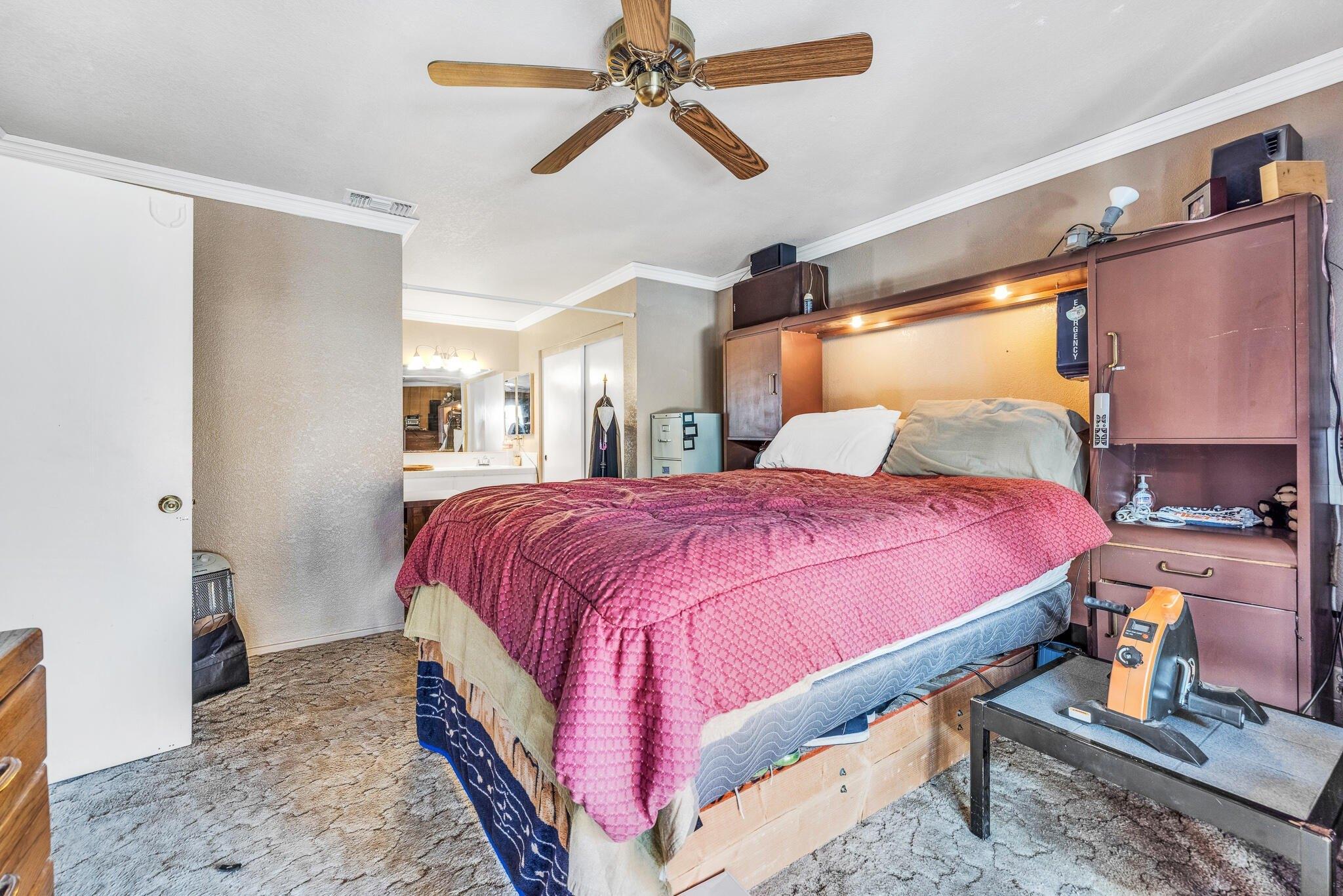 La Paz Ln, Lancaster, CA 93535