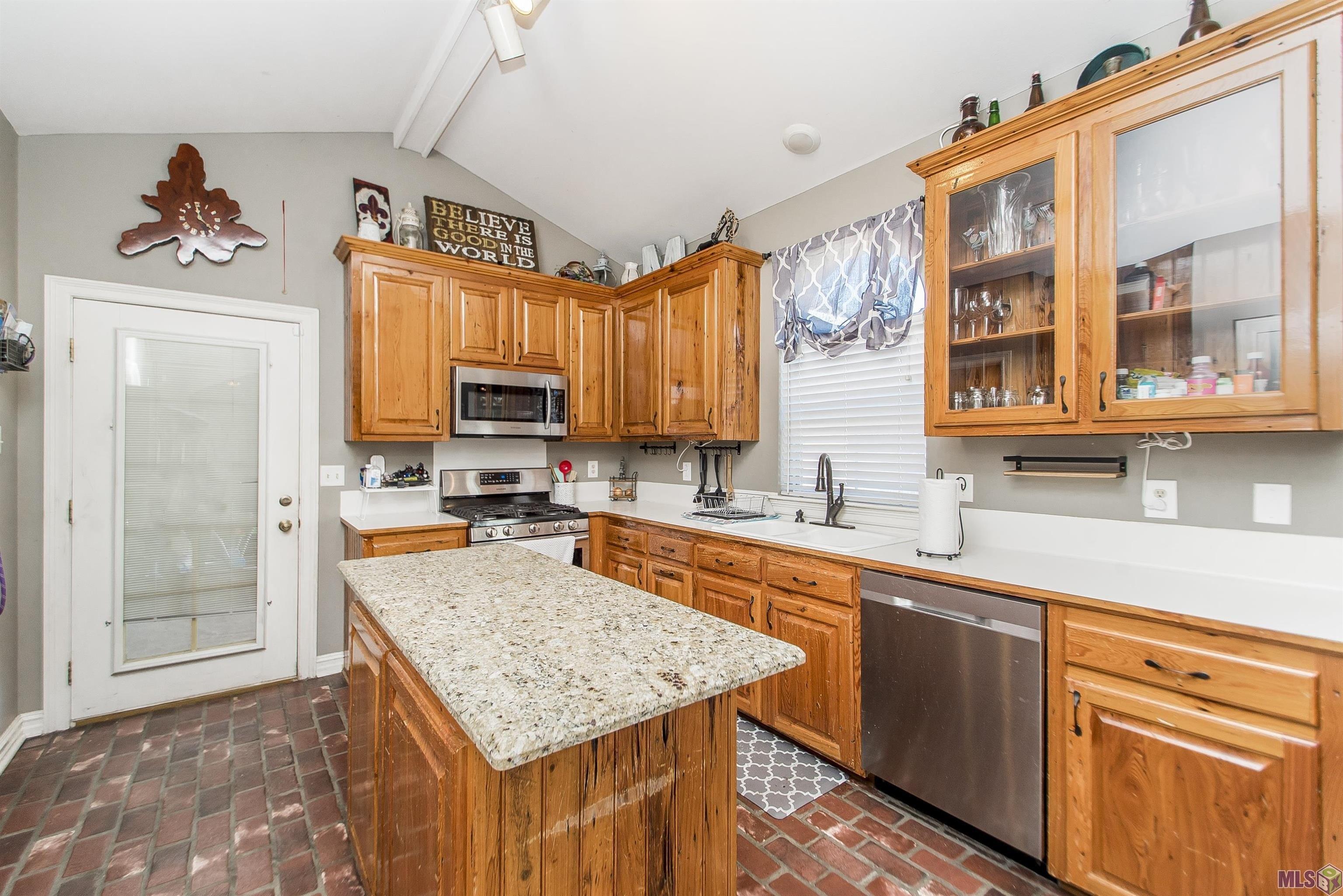 Woodlake Dr, Prairieville, LA 70769