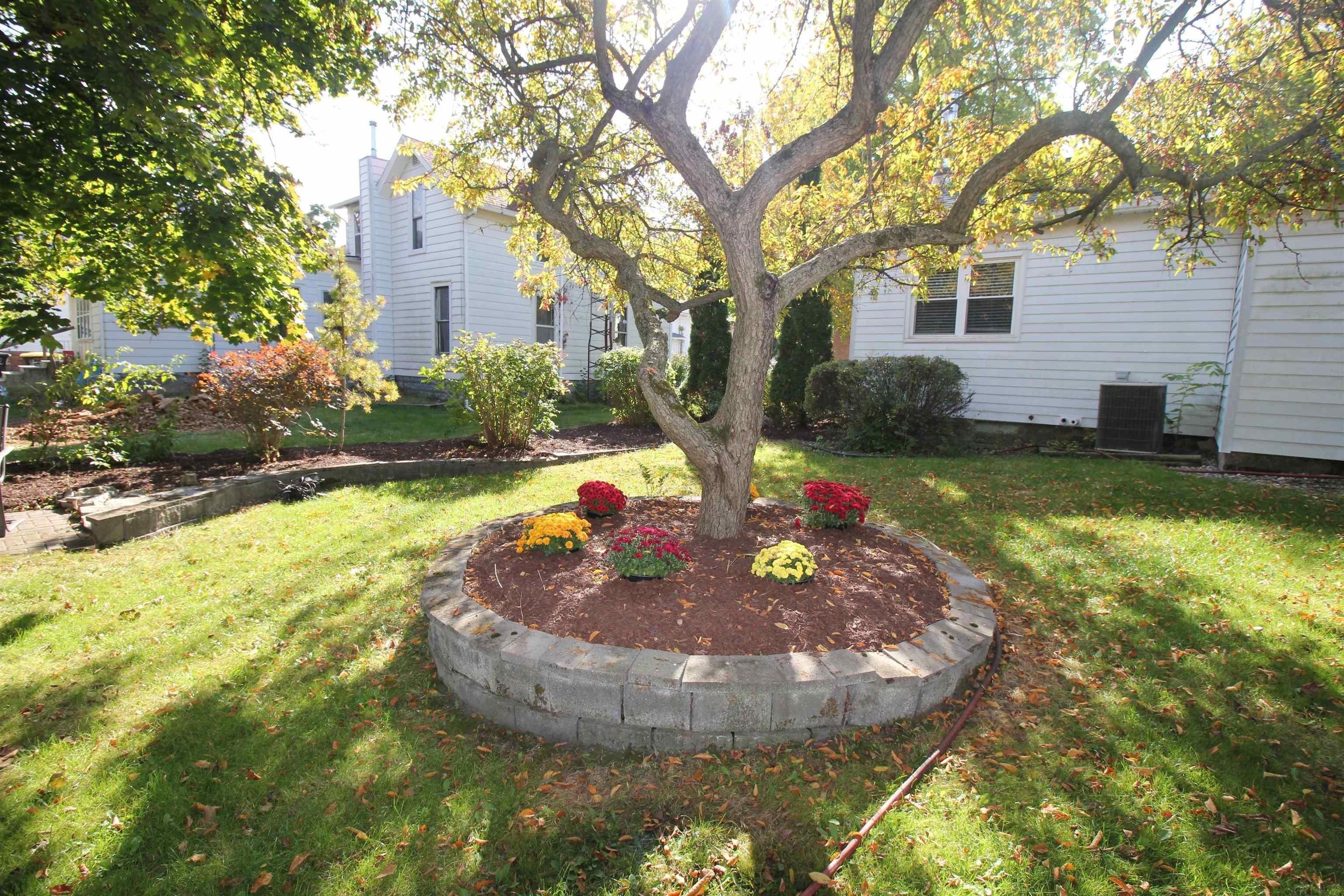 E Mitchell St, Kendallville, IN 46755