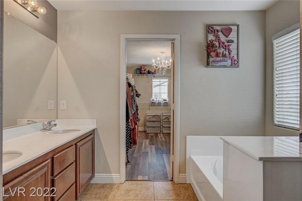 Lone Wolf Ave, Las Vegas, NV 89131