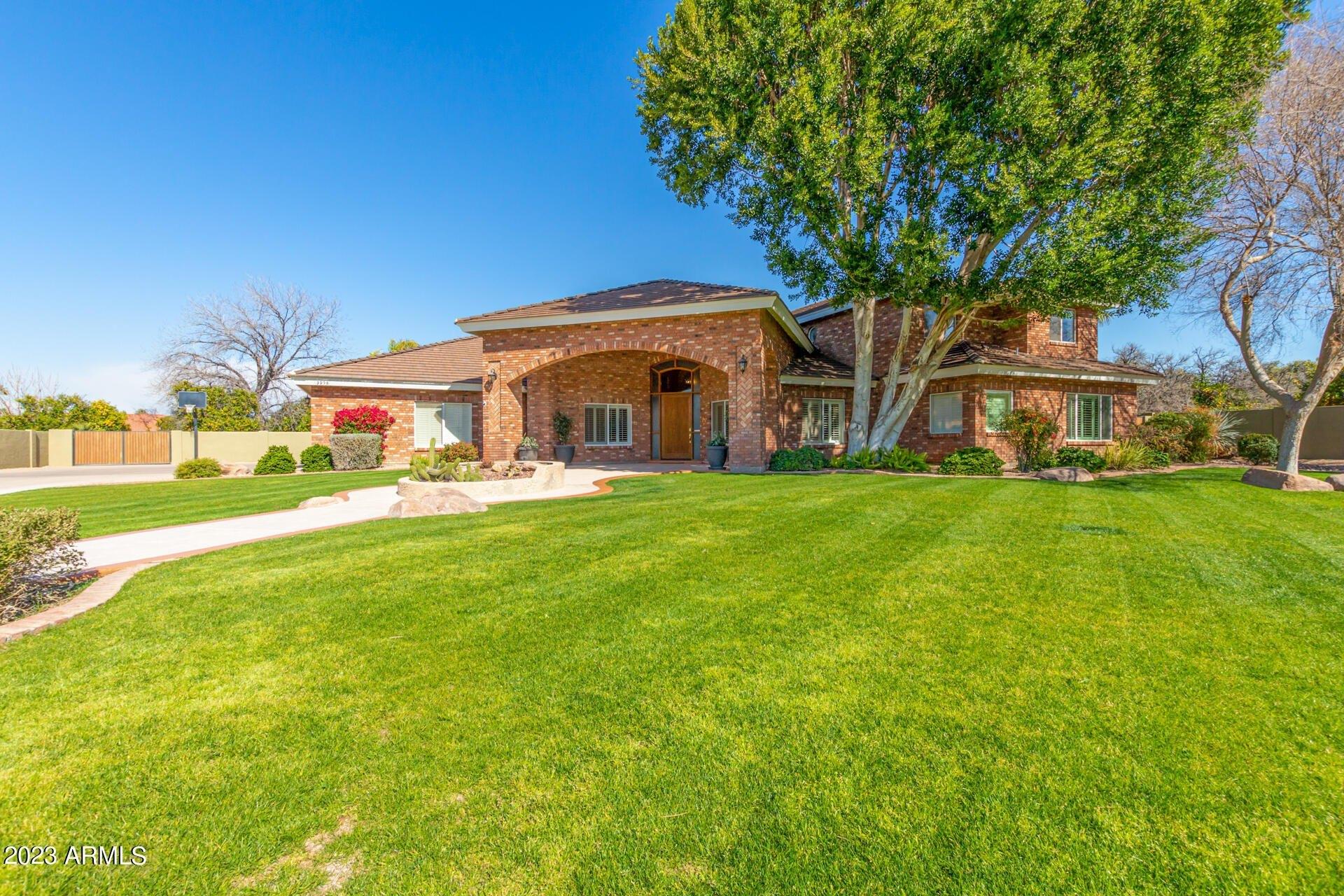 E Juniper Cir, Mesa, AZ 85205