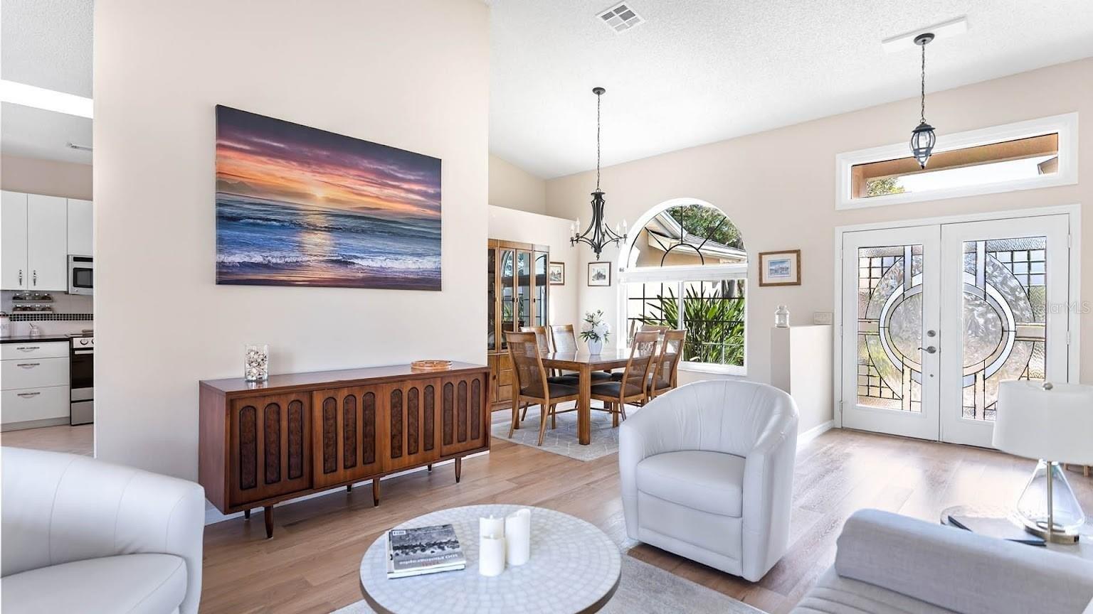 Gardens Dr, Sarasota, FL 34243