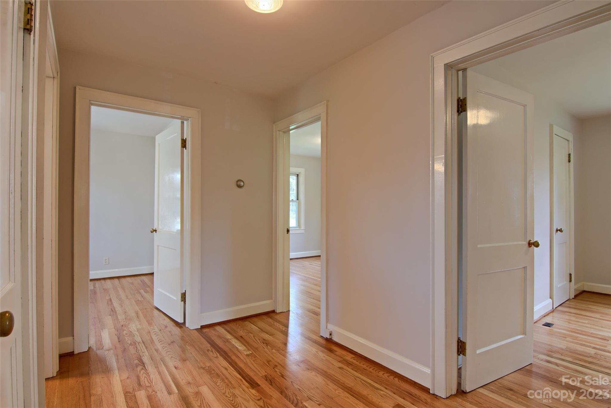 Oakland St, Hendersonville, NC 28791