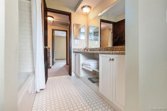 Fairfield Dr, Sterling Heights, MI 48310