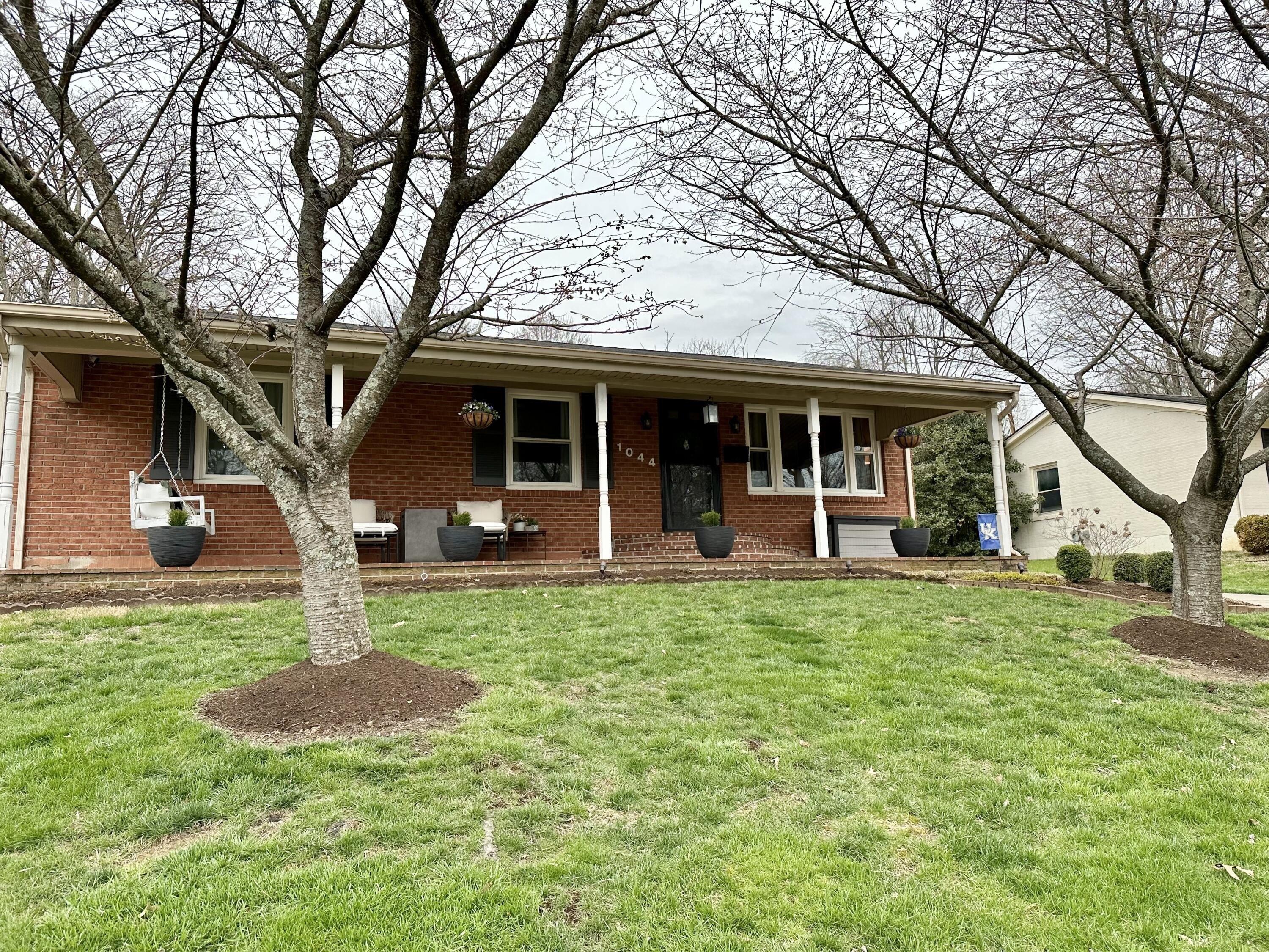 Elmendorf Dr, Lexington, KY 40517