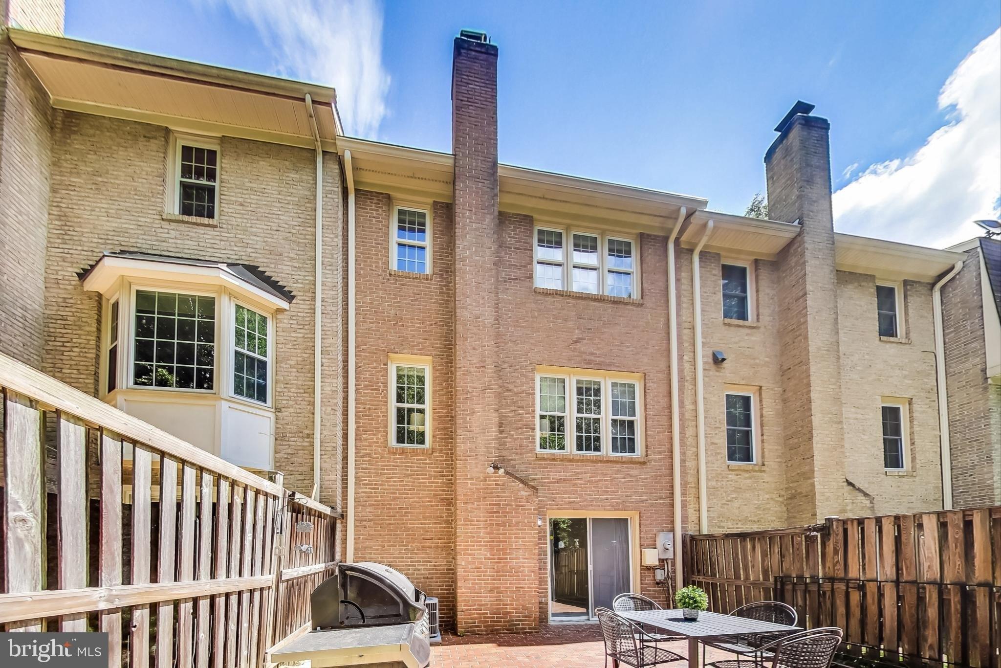 Omega Ct, Springfield, VA 22152