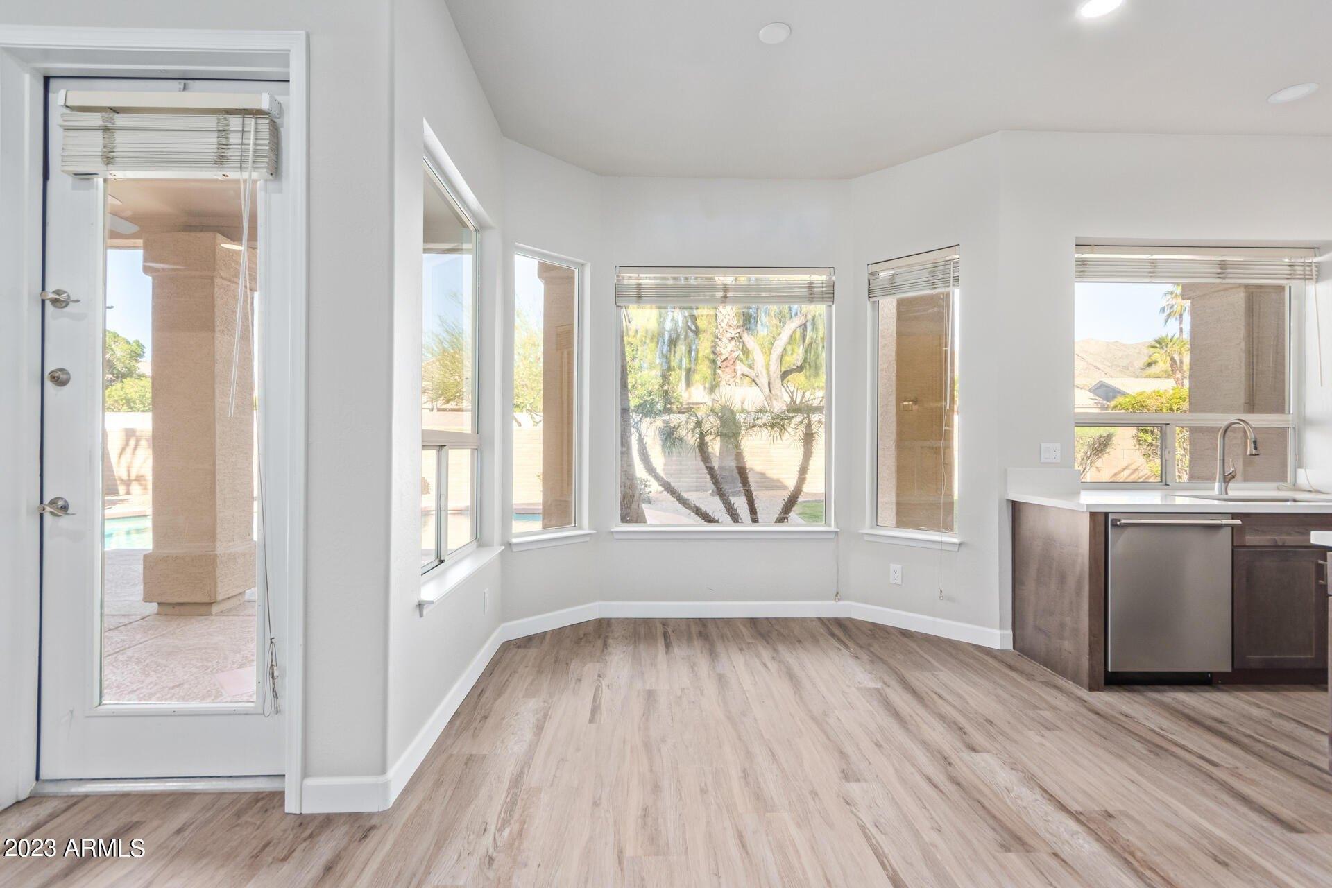 S 1st St, Phoenix, AZ 85048