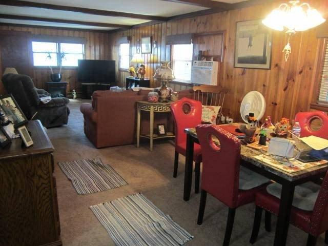 W Fayette St, Pittsfield, IL 62363