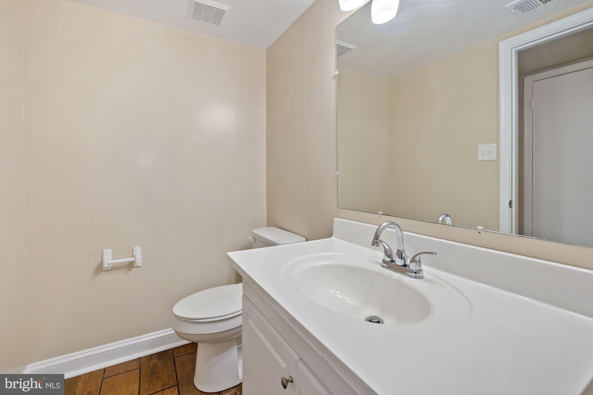 Crooked Pine Ct, Gaithersburg, MD 20877