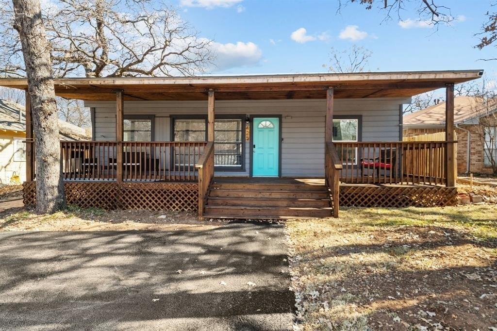 N Elm St, Arlington, TX 76011