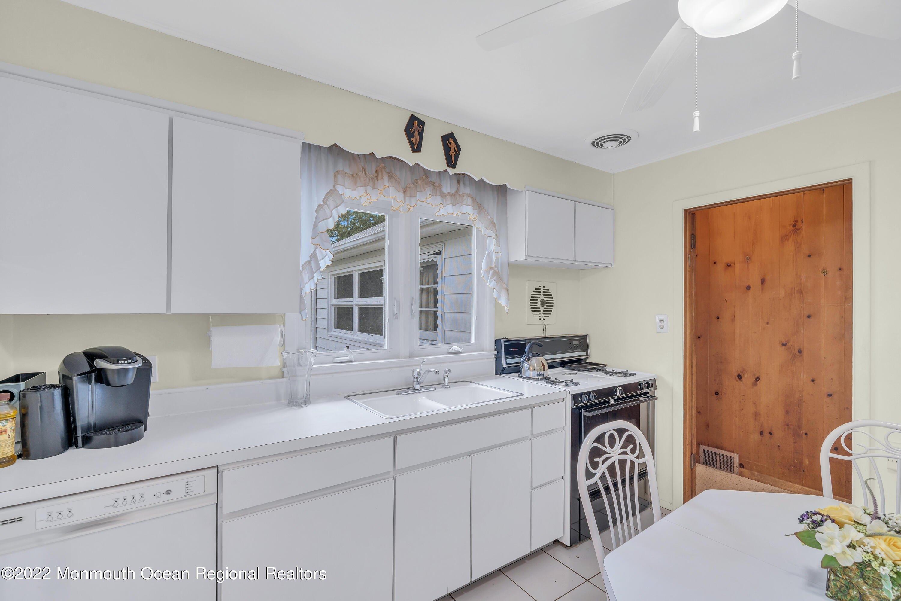 Delaware Ave, West Long Branch, NJ 07764