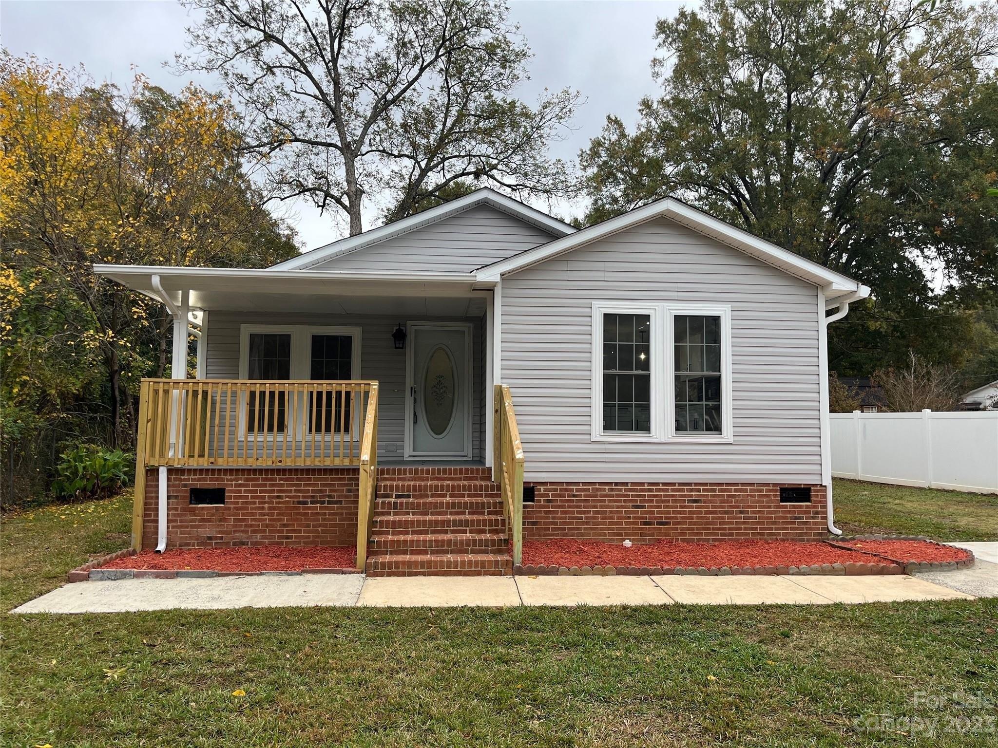 Loomis St, Chester, SC 29706