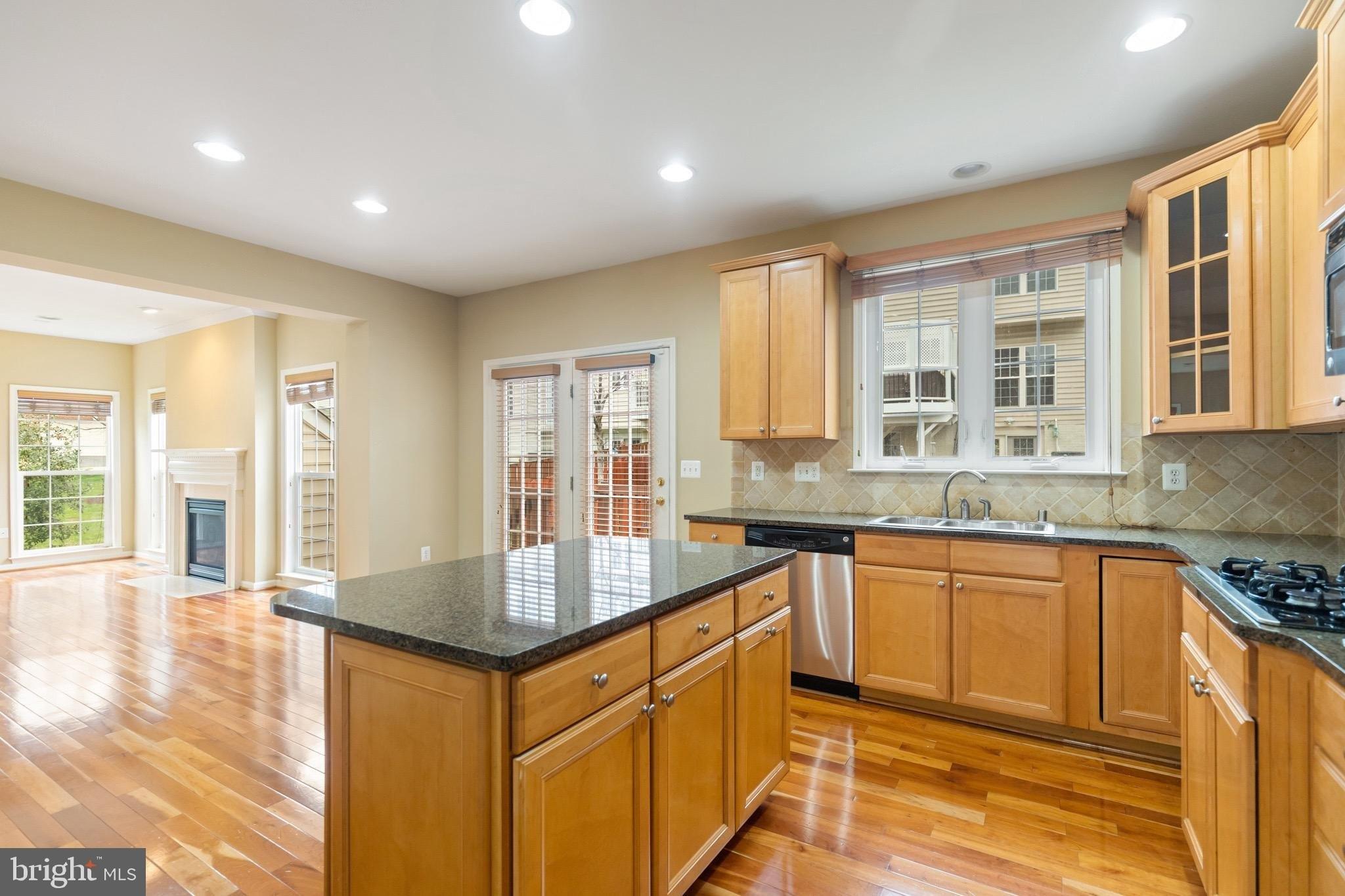 Presidential Hill Loop, Dumfries, VA 22025