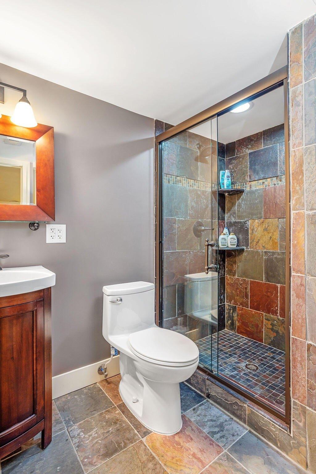 Amberley Ct Se, Grand Rapids, MI 49506