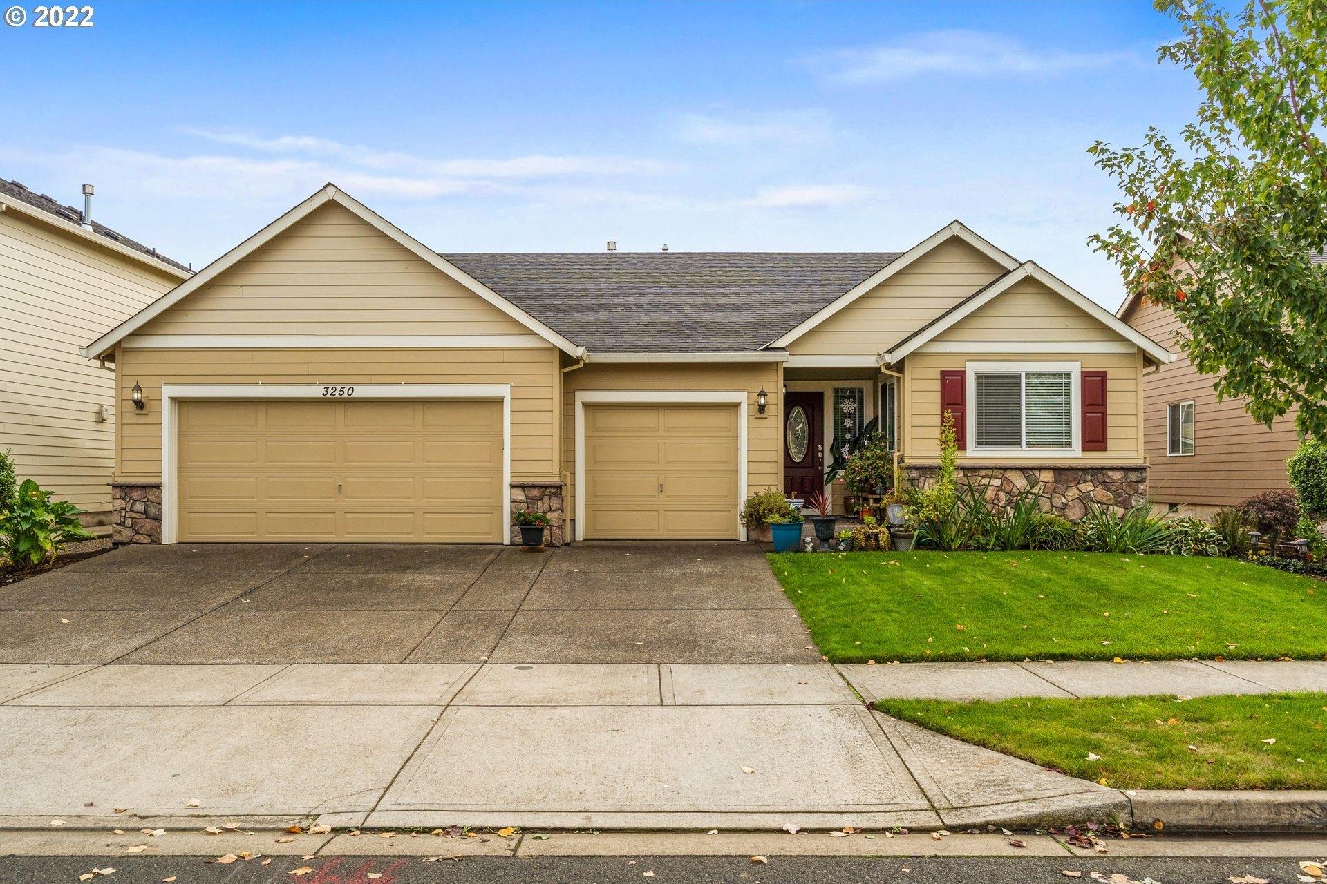 Oxford St, Woodburn, OR 97071