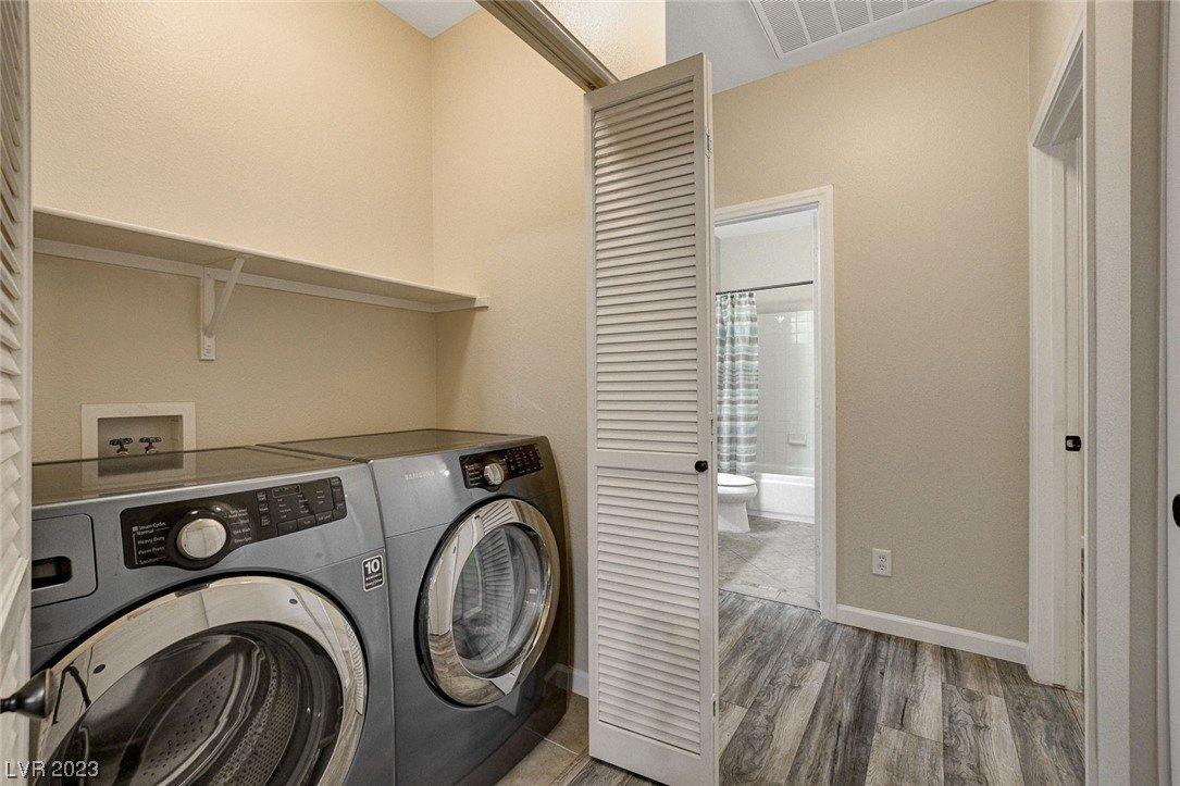 Sweeping Ivy Ct, Las Vegas, NV 89183