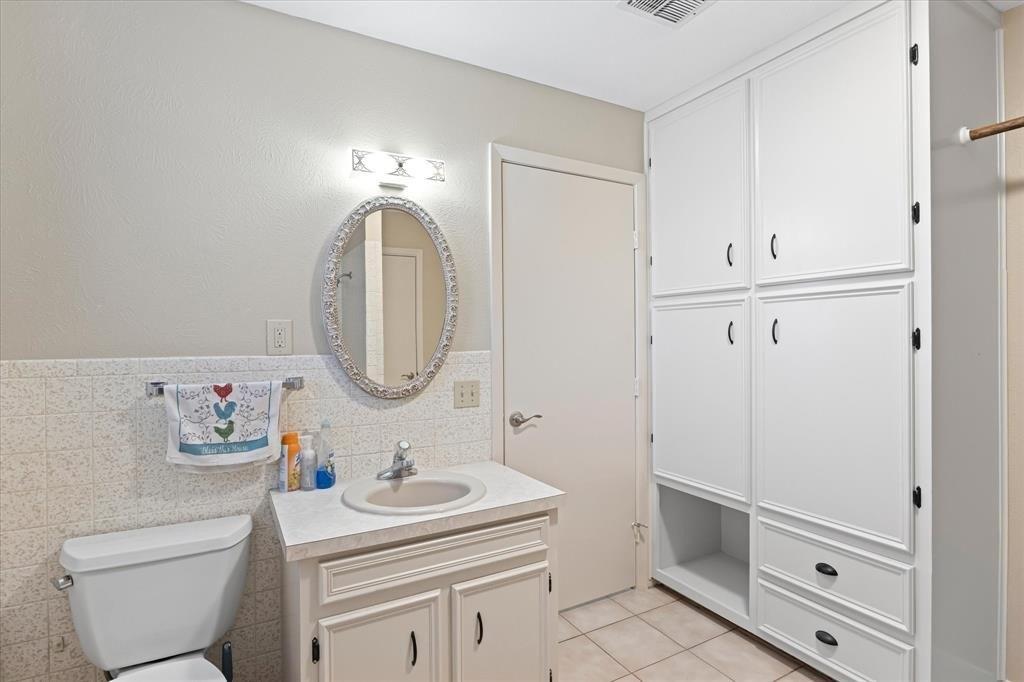 Gifford Dr, Granbury, TX 76048