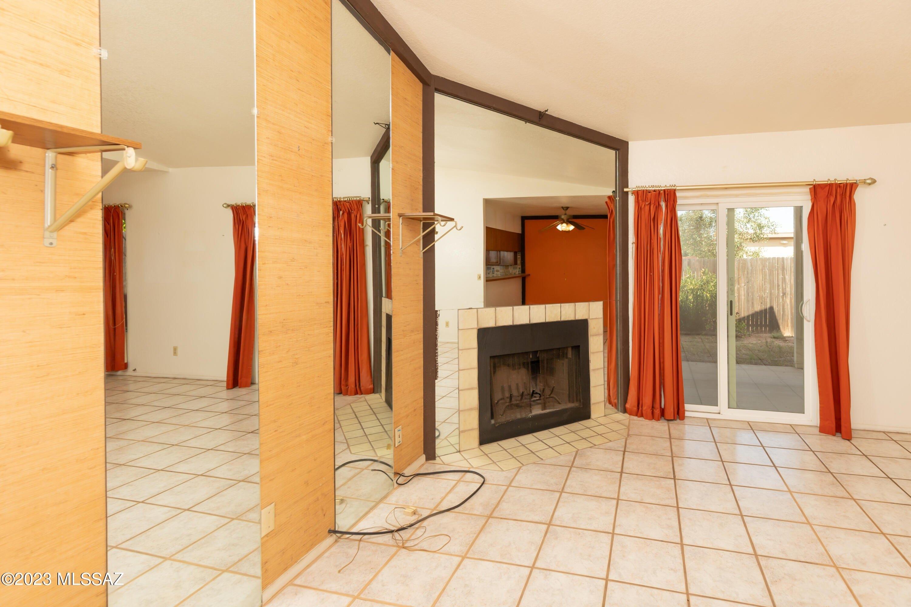 S Desert Vista Dr, Tucson, AZ 85748