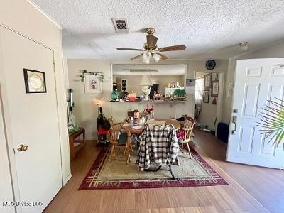 Diamondhead Dr W, Diamondhead, MS 39525