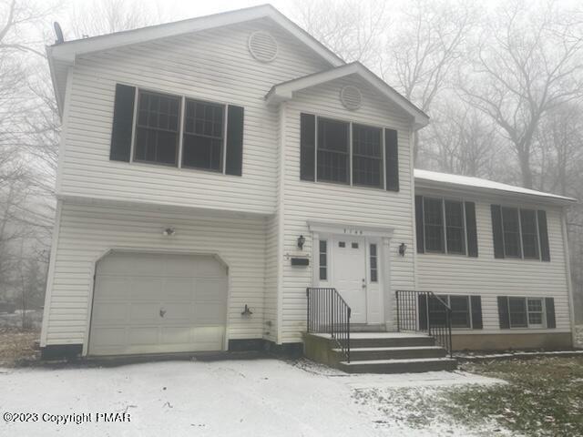 Falstaff Dr, Tobyhanna, PA 18466