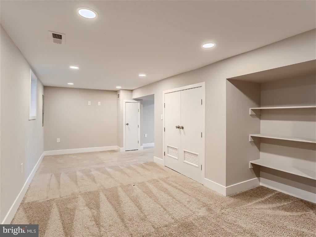 Everall Ave, Baltimore, MD 21206