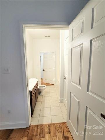 Carya Pond Ln, Charlotte, NC 28212