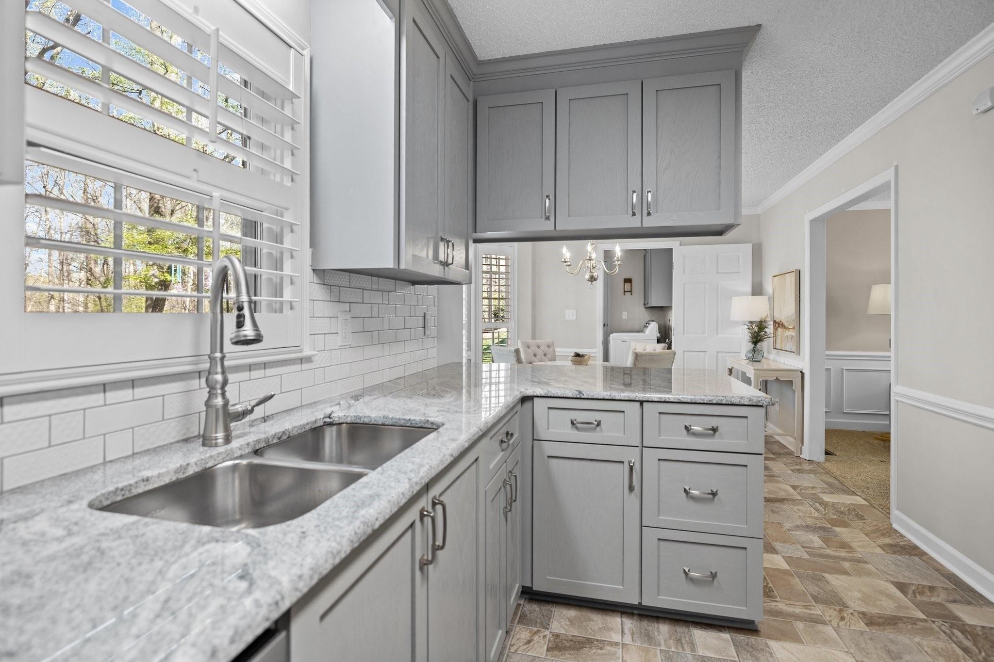 Covey Chase Dr, Charlotte, NC 28210