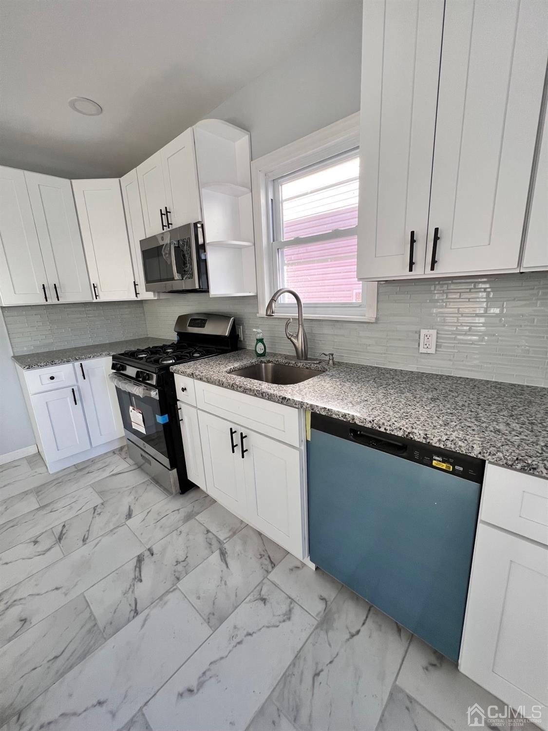 Sharot St, Carteret, NJ 07008