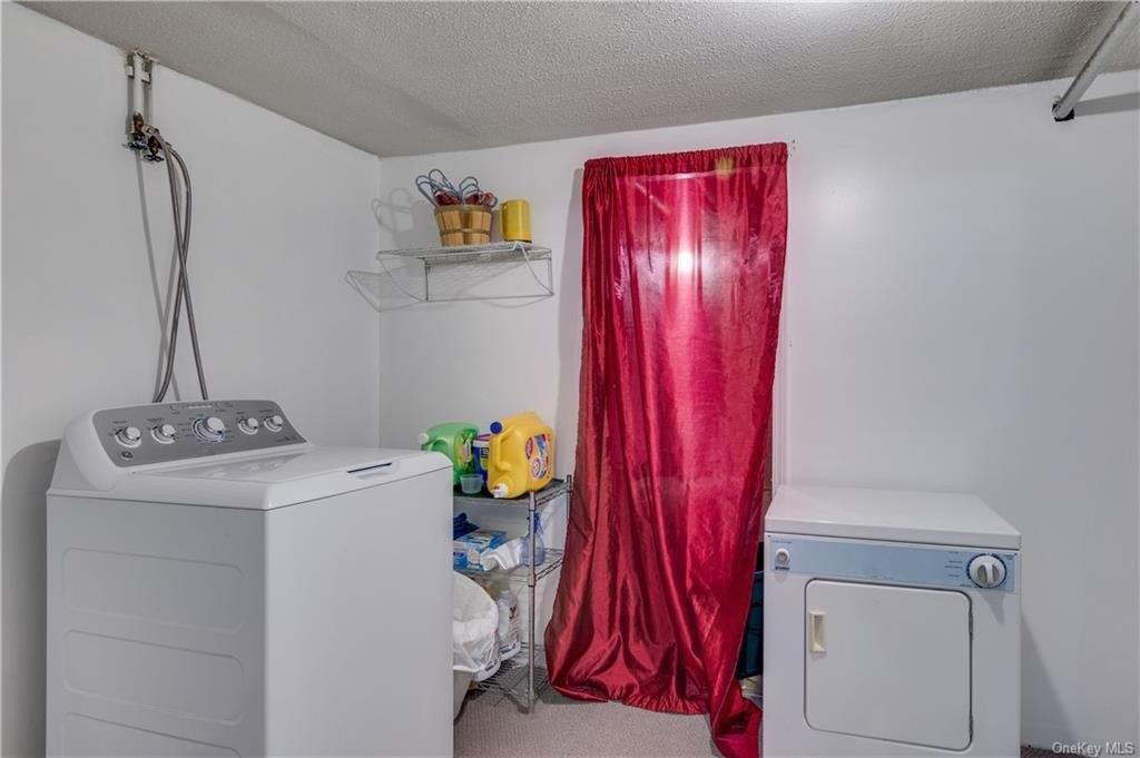 Murray Hill St, Elmont, NY 11003