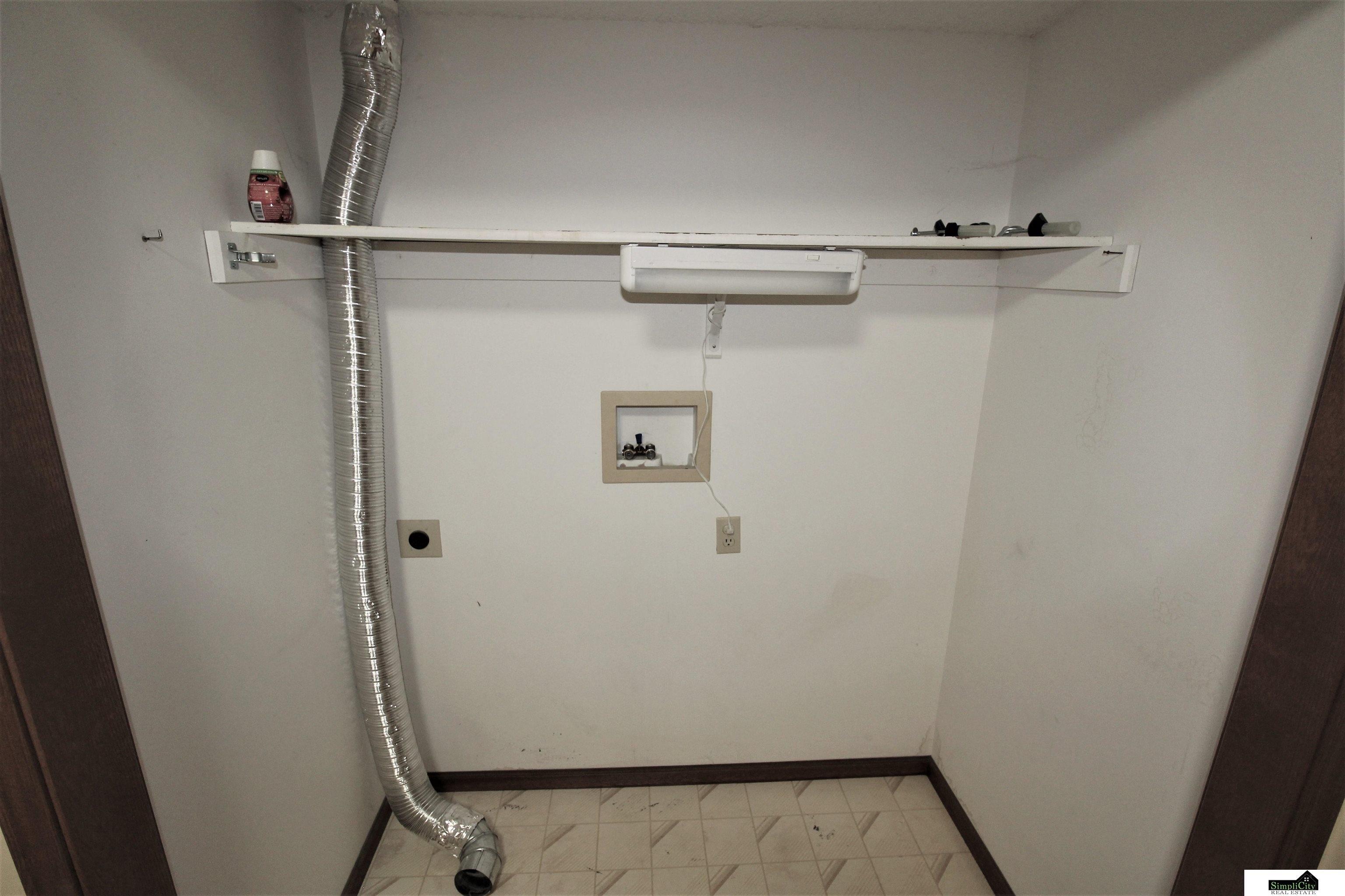 W Q St, Lincoln, NE 68528