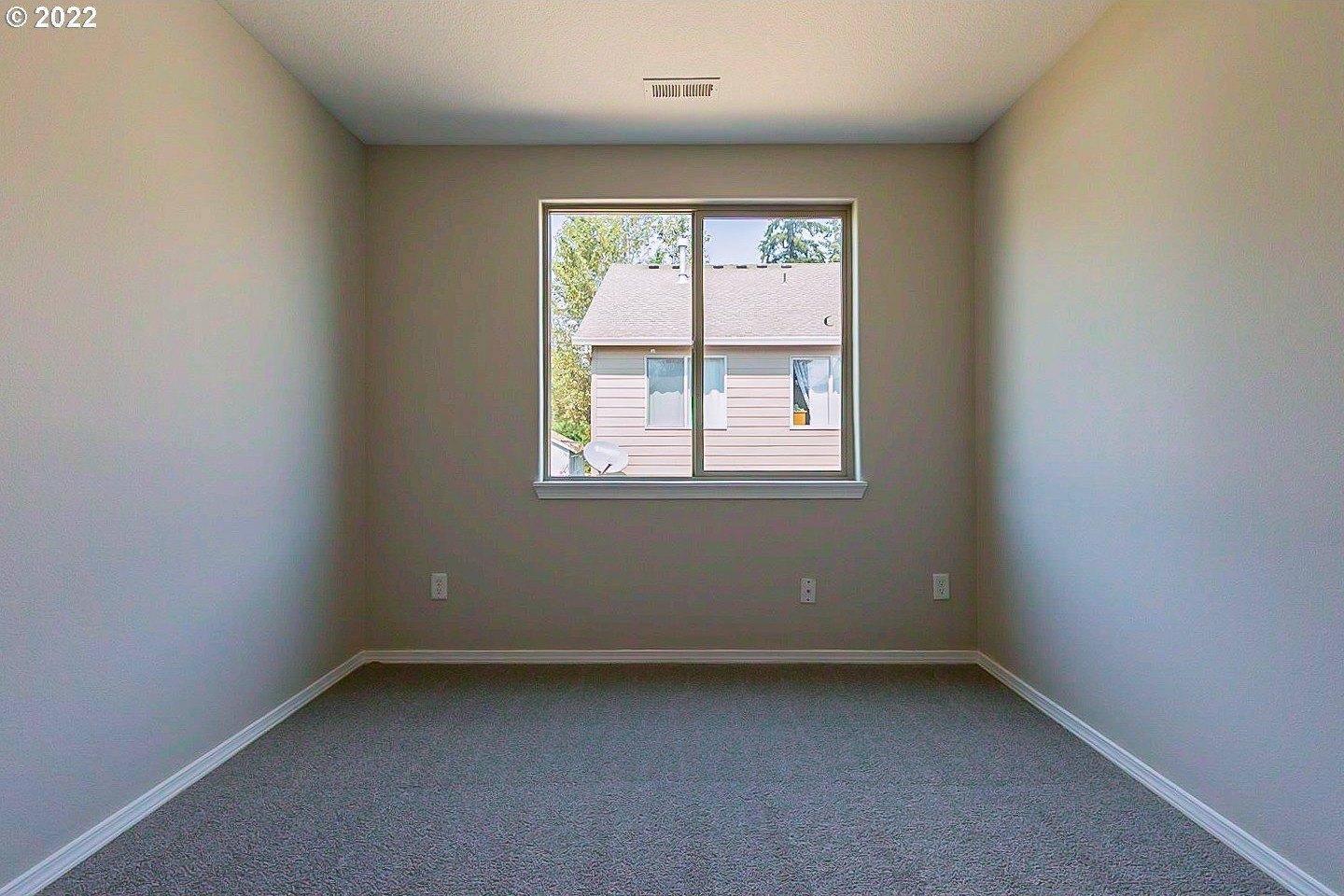 Cascadia Village Dr, Sandy, OR 97055
