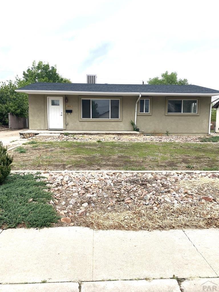Englewood Dr, Pueblo, CO 81005