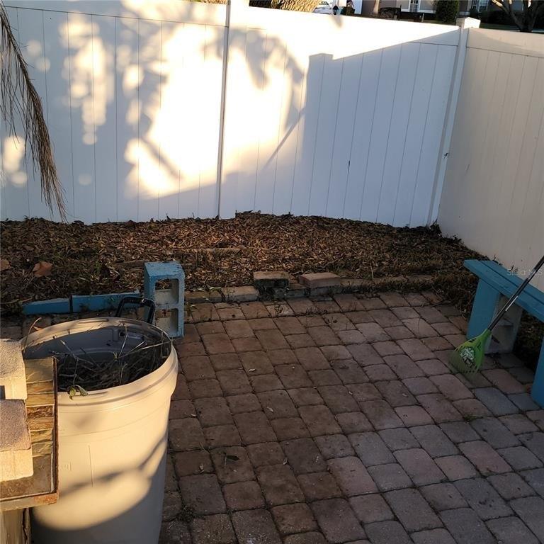 Sterling Dr, Winter Haven, FL 33884