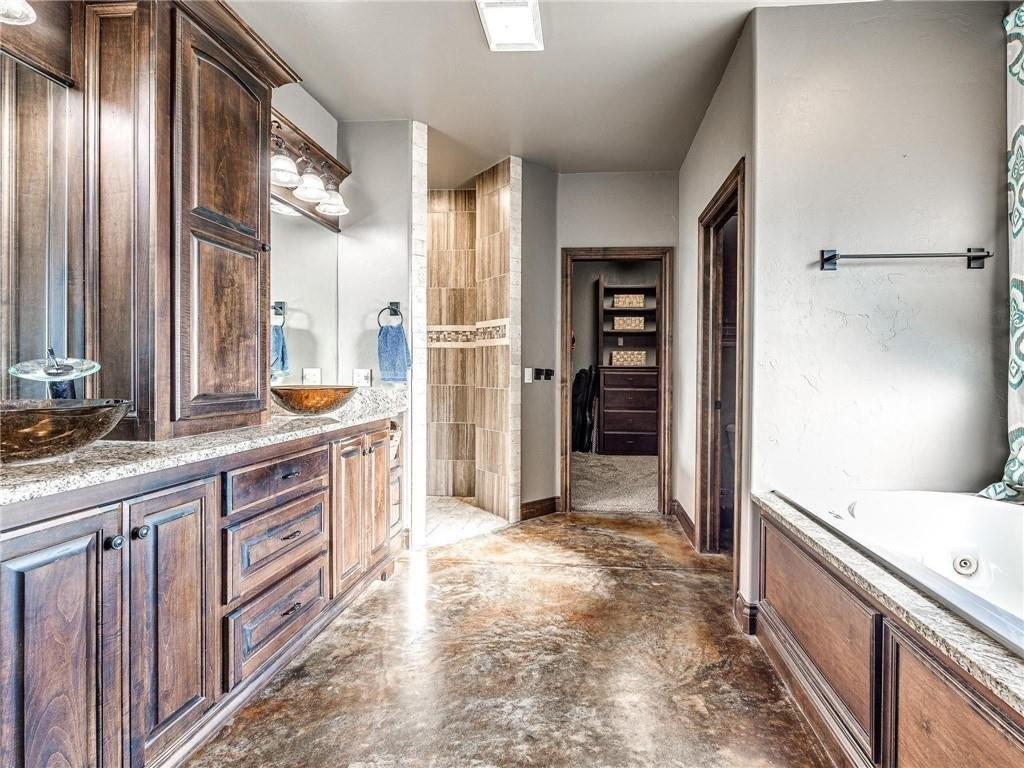 Cabin Rd, Harrah, OK 73045