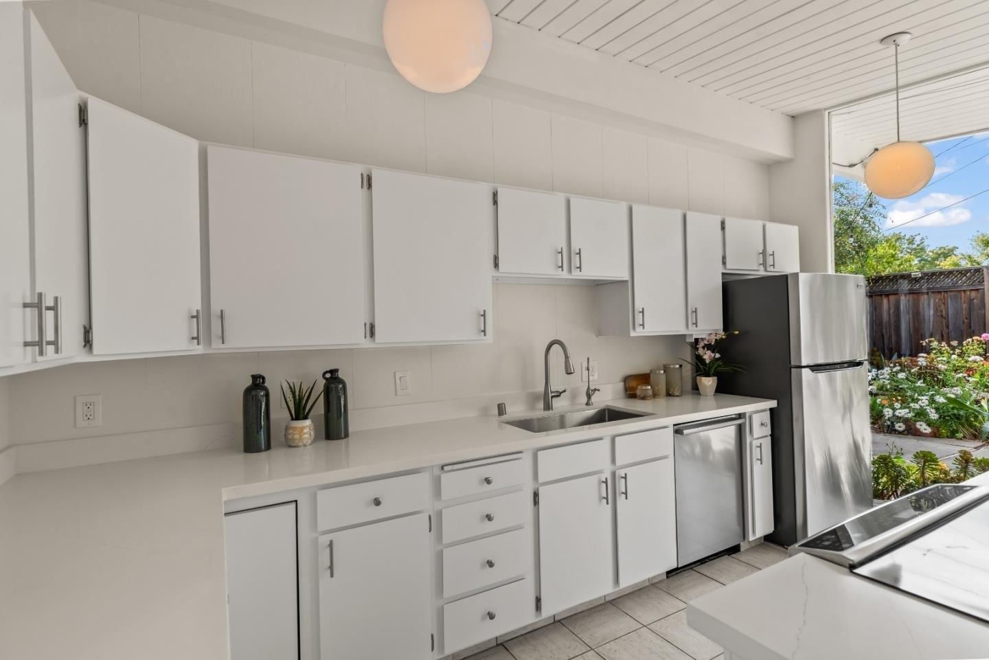 Torrington Dr, Sunnyvale, CA 94087