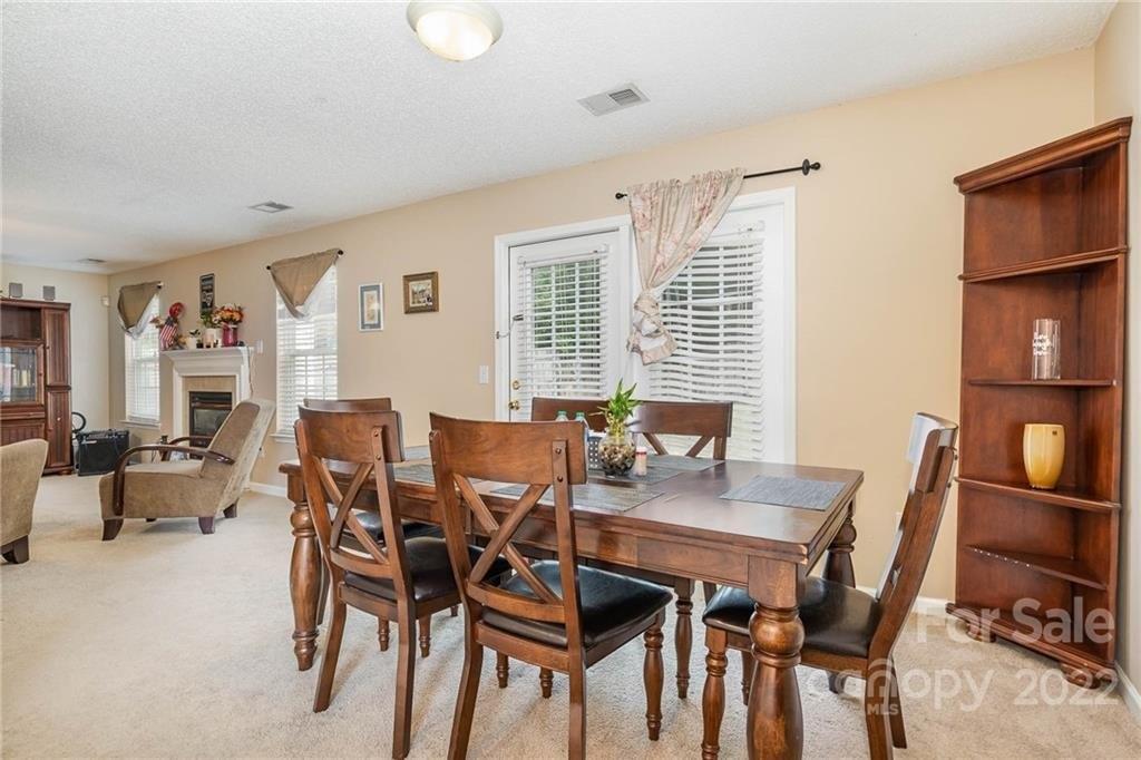 Hidden Meadow Ln, Charlotte, NC 28269