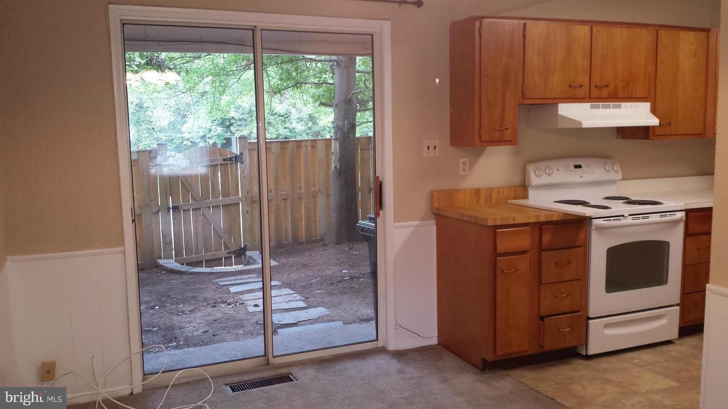 E Cornell Dr, Sterling, VA 20164