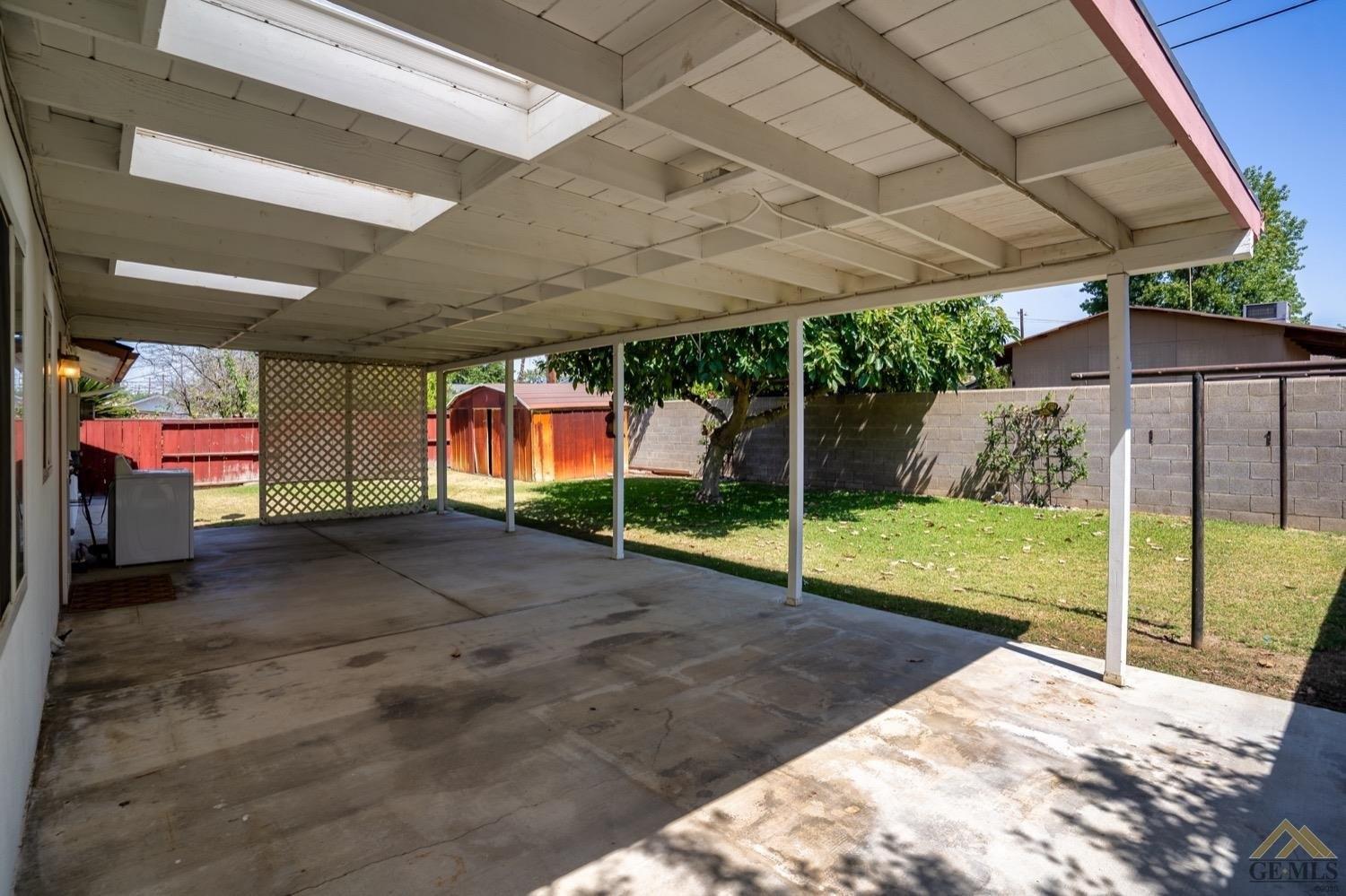 Le May Ave, Bakersfield, CA 93304