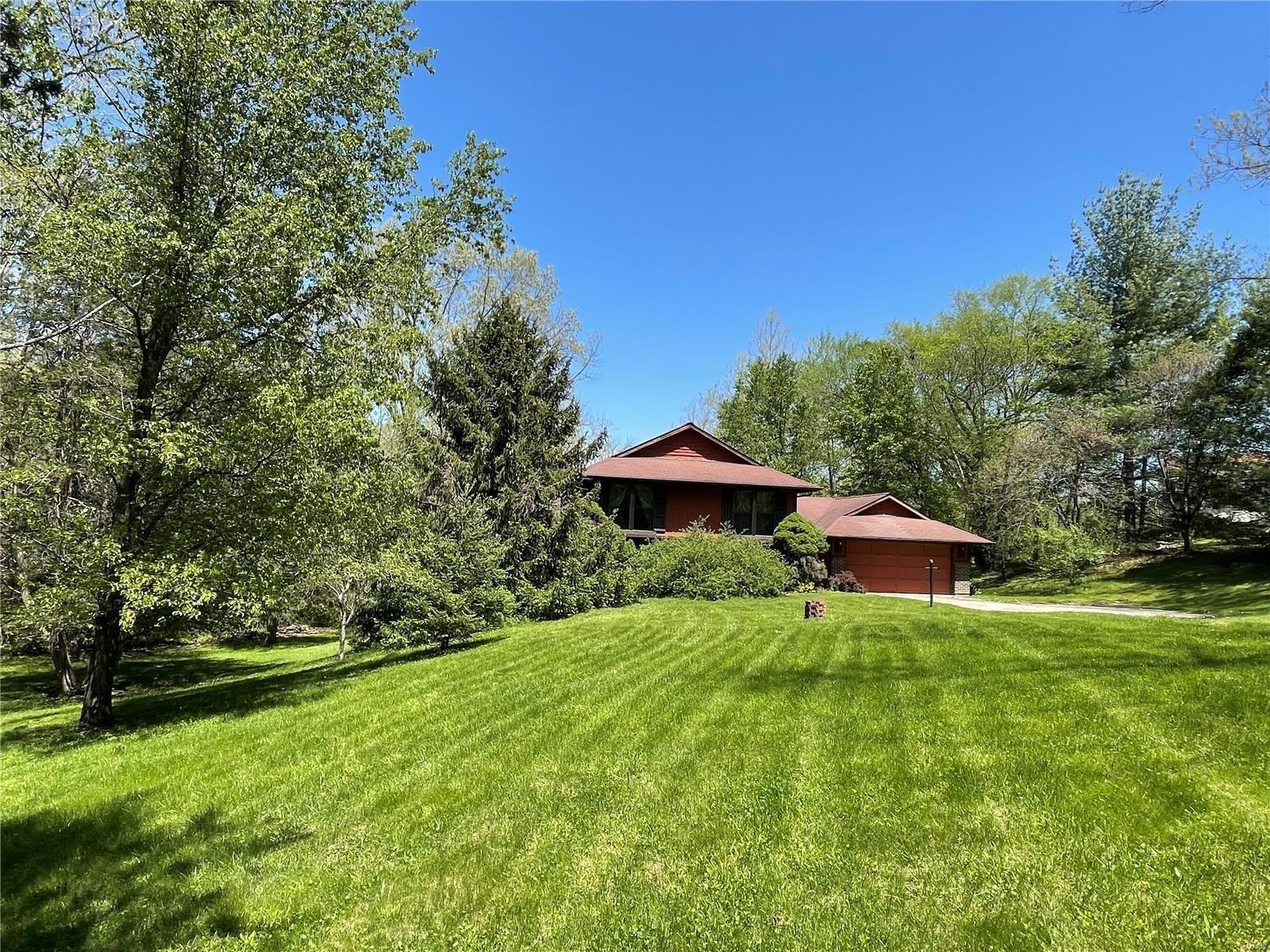 Somerset Dr, Villa Ridge, MO 63089