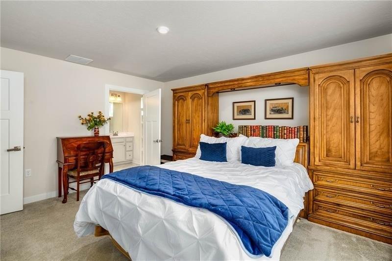 Jessica Ct, Beaver Falls, PA 15010