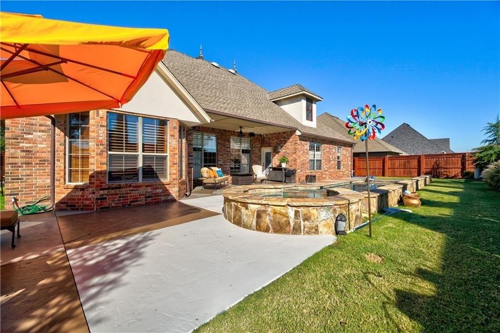 Sycamore Ct, Moore, OK 73160