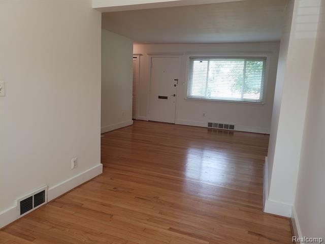 Orangelawn St, Livonia, MI 48150