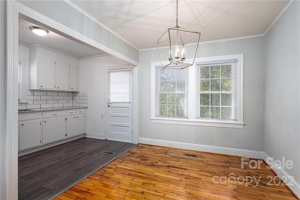 E 4th Ave, Gastonia, NC 28054