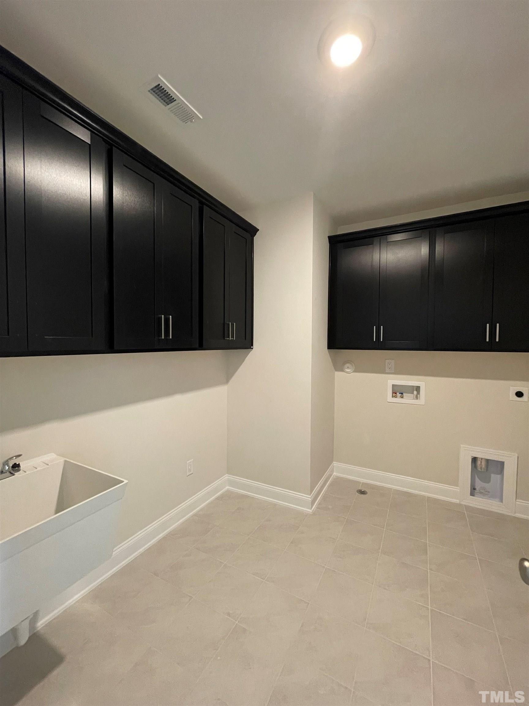 Gold Coast Dr, Knightdale, NC 27545