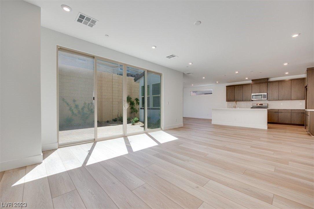 Fountaintree Ave, Henderson, NV 89044